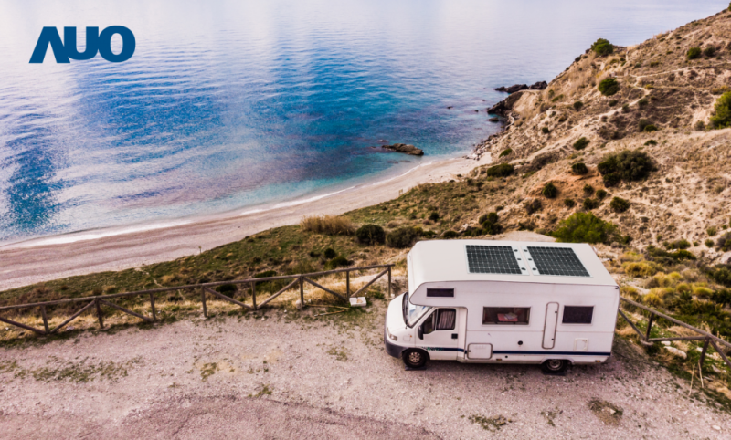 「可撓輕量化太陽光電板SunCurva」使用輕量特殊耐候型複合板取代傳統太陽能板的玻璃前板，不僅降低70%重量，每米平方僅3Kg；具有抗衝擊性能及通過電磁相容性測試，可應用於交通運輸工具，如露營車、遊艇等